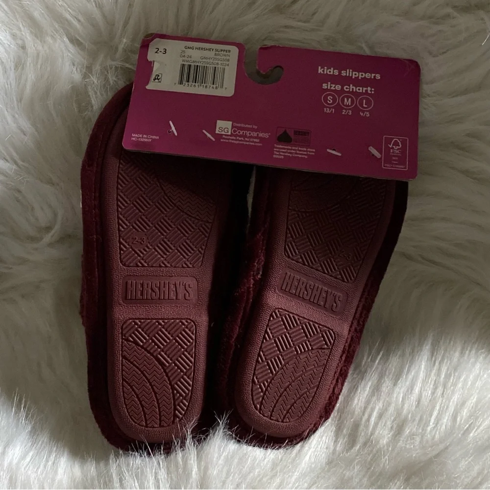 Hershey's Fuzzy Slippers with Heart Design Girls Size 2-3 Slip‎ On Faux Fur New